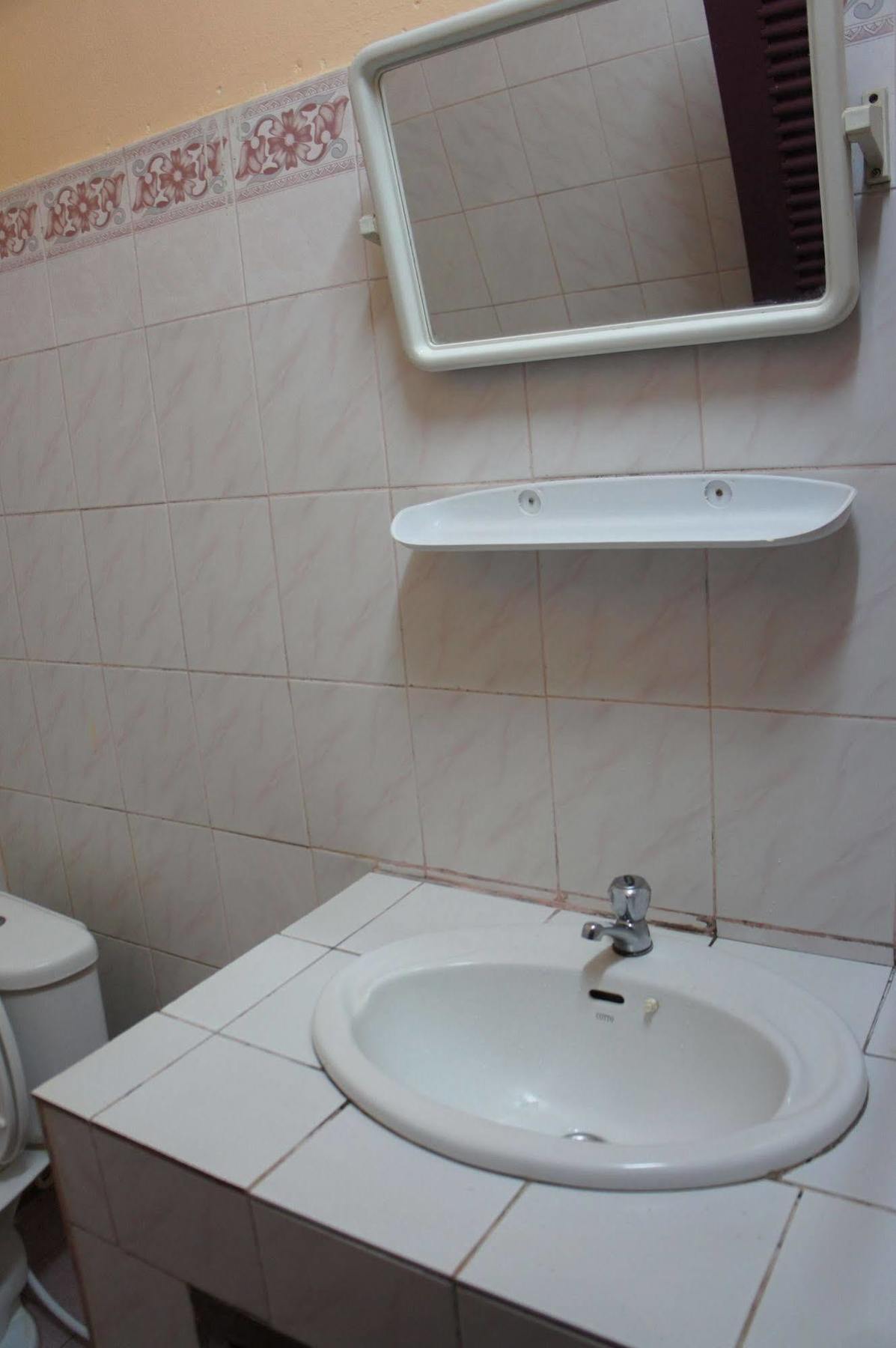 Viengsavanh Guesthouse Vang Vieng Esterno foto