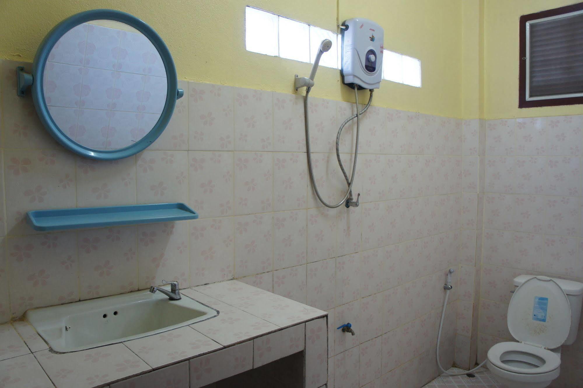 Viengsavanh Guesthouse Vang Vieng Esterno foto