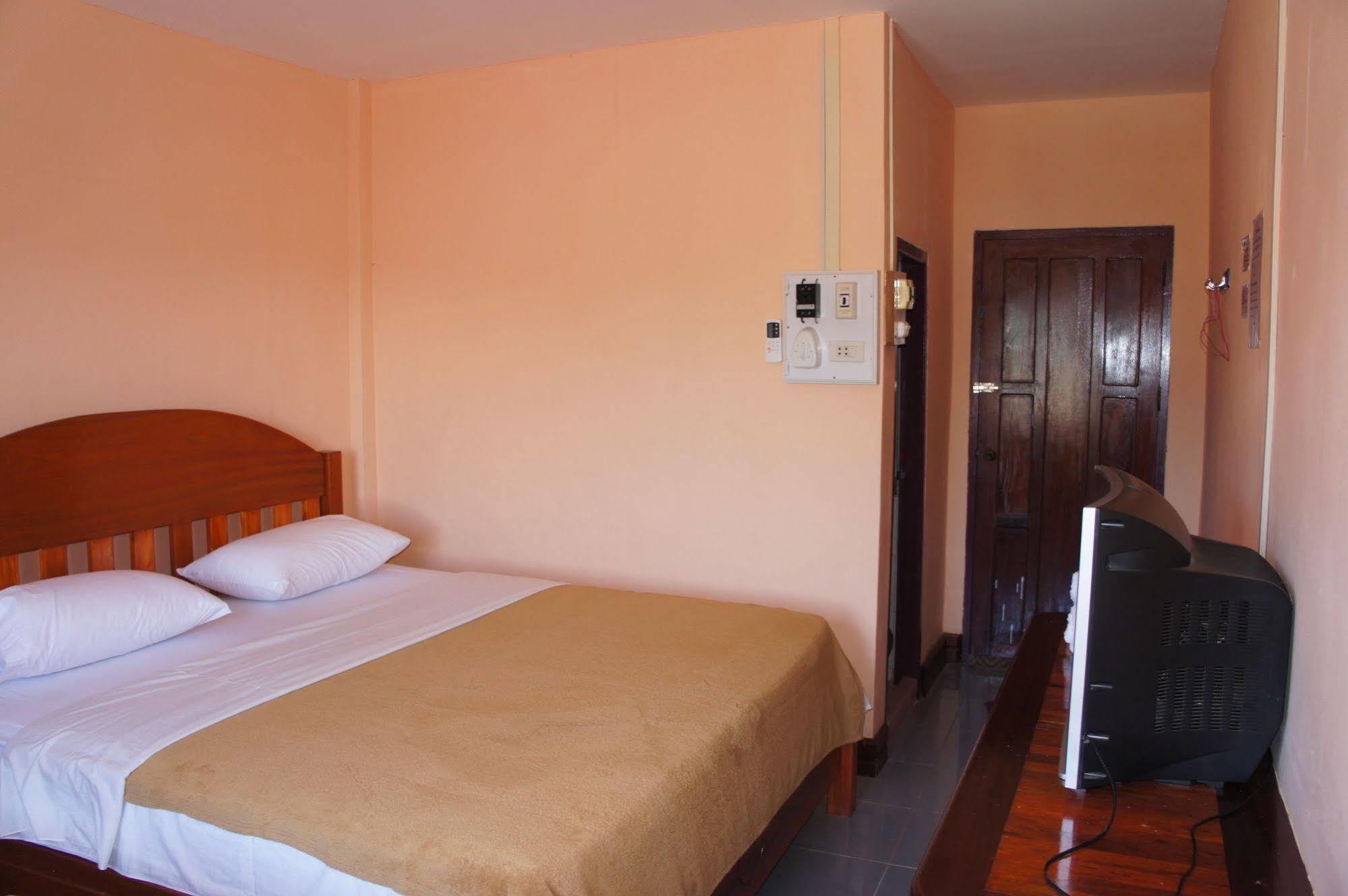 Viengsavanh Guesthouse Vang Vieng Esterno foto