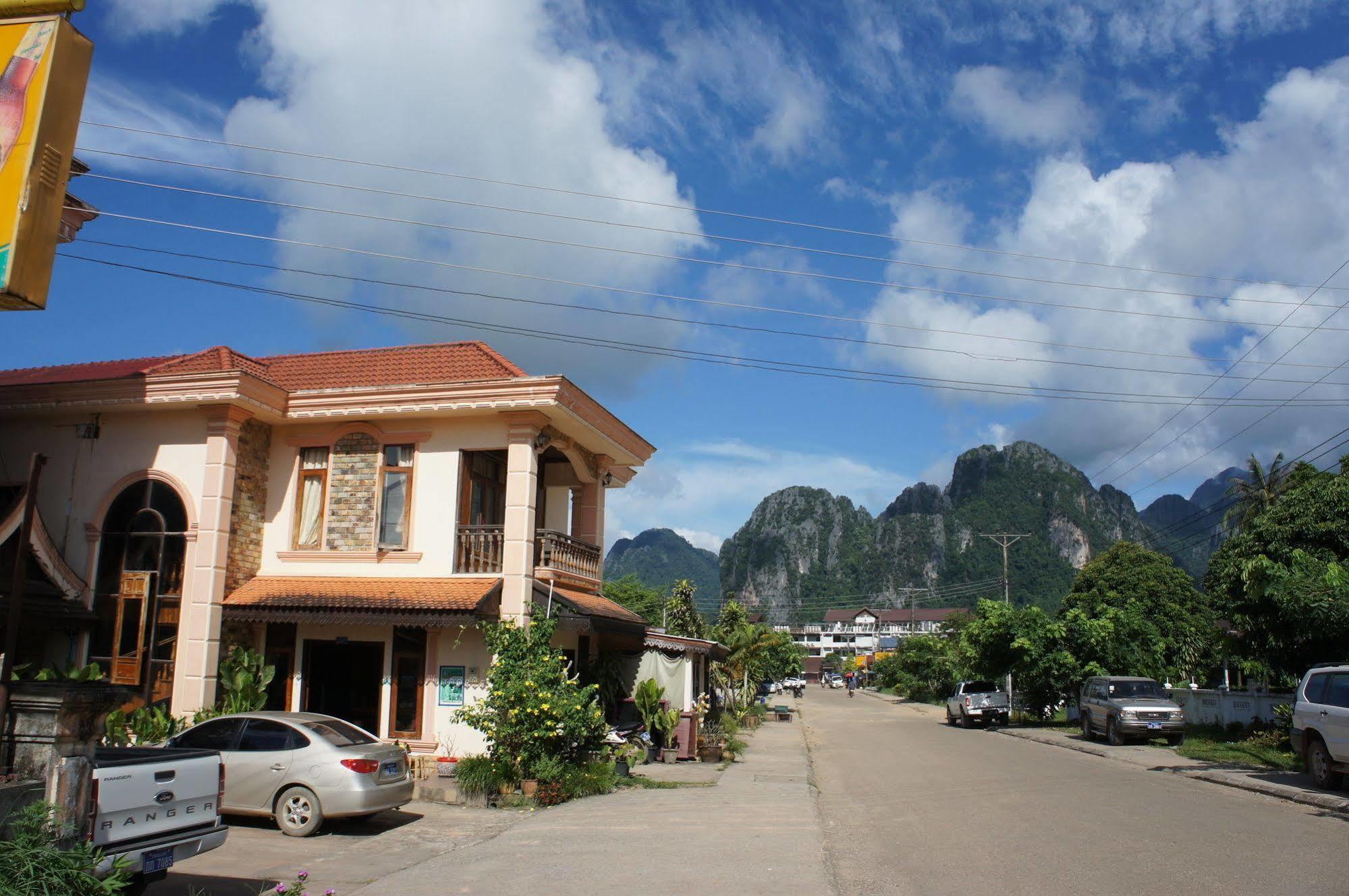 Viengsavanh Guesthouse Vang Vieng Esterno foto