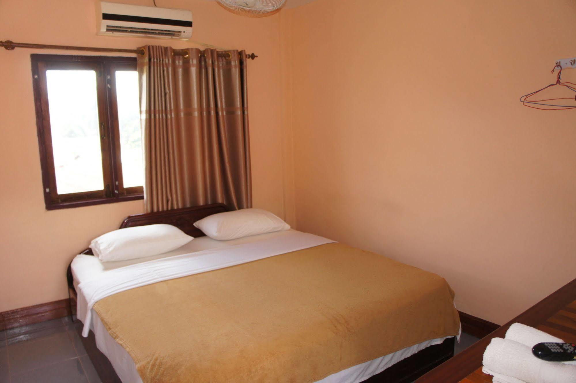 Viengsavanh Guesthouse Vang Vieng Esterno foto